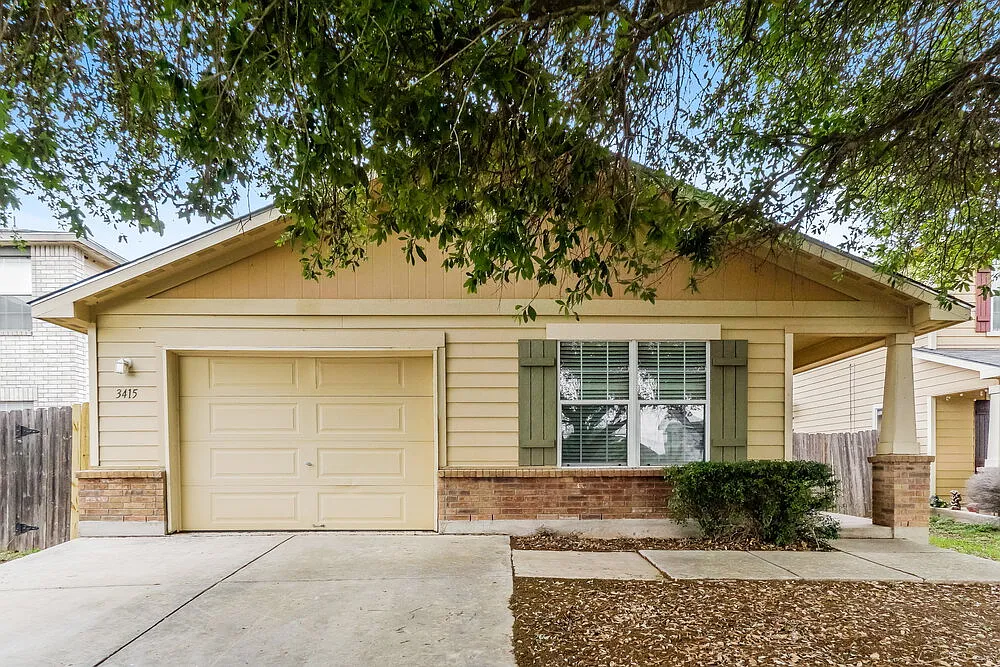 3 bed, 2.0 bath, 1345 sqft, $1,450 — Photo 1