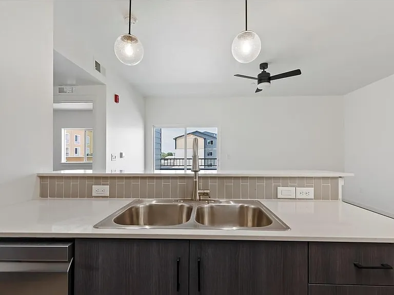 Hawk's Landing Apartments — Photo 69