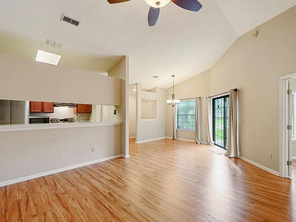 4th image of 3071 Falconer Dr