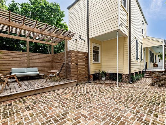 3rd image of 2334 Constance St