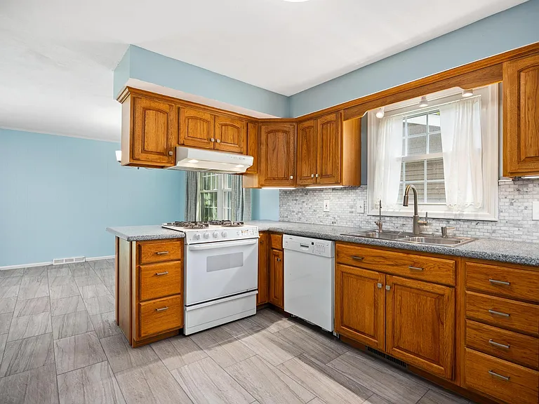 5824 N Imperial Dr — Photo 11