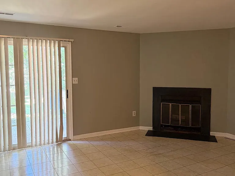 8108 Sandy Spring Rd — Photo 15