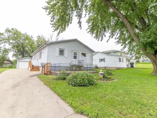 703 Oak St, Mapleton, IA 51034
