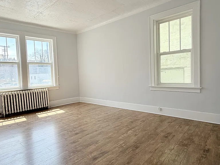 524 Pitt St W #103 — Photo 1