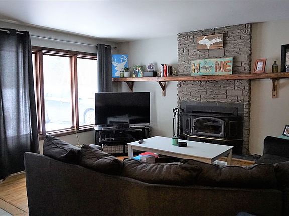 2nd image of 308 Lakewood Ln
