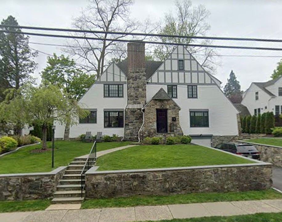 1st image of 35 Maple Hill Dr