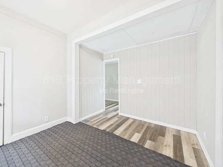 1222 S 40th St — Photo 20