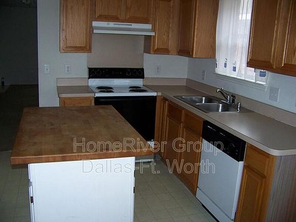 2nd image of 1216 Jessica Dr