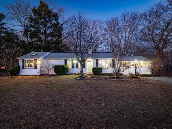 431 1st Ave, East Greenwich, RI 02818