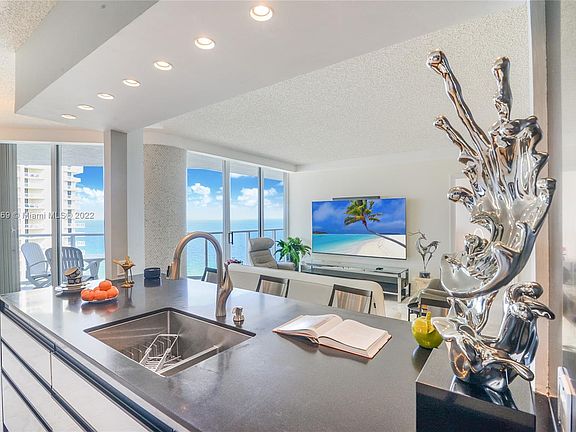 5th image of 16485 Collins Ave APT 2535