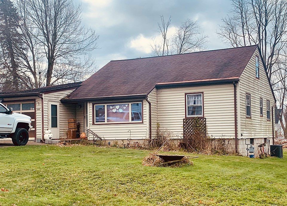 2nd image of 388 Ruby Ave