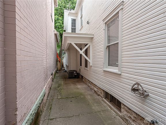 5th image of 50 Green St