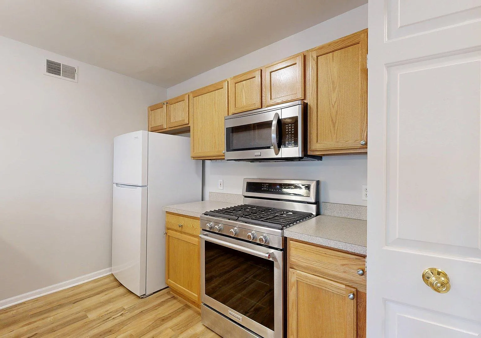 2 bed, 2.0 bath, 1094 sqft, $2,000 — Photo 4