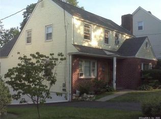 13 Rock Spring Rd #1, Stamford, CT 06906