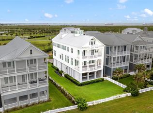 2425 E Seaside Dr, Galveston, TX 77550
