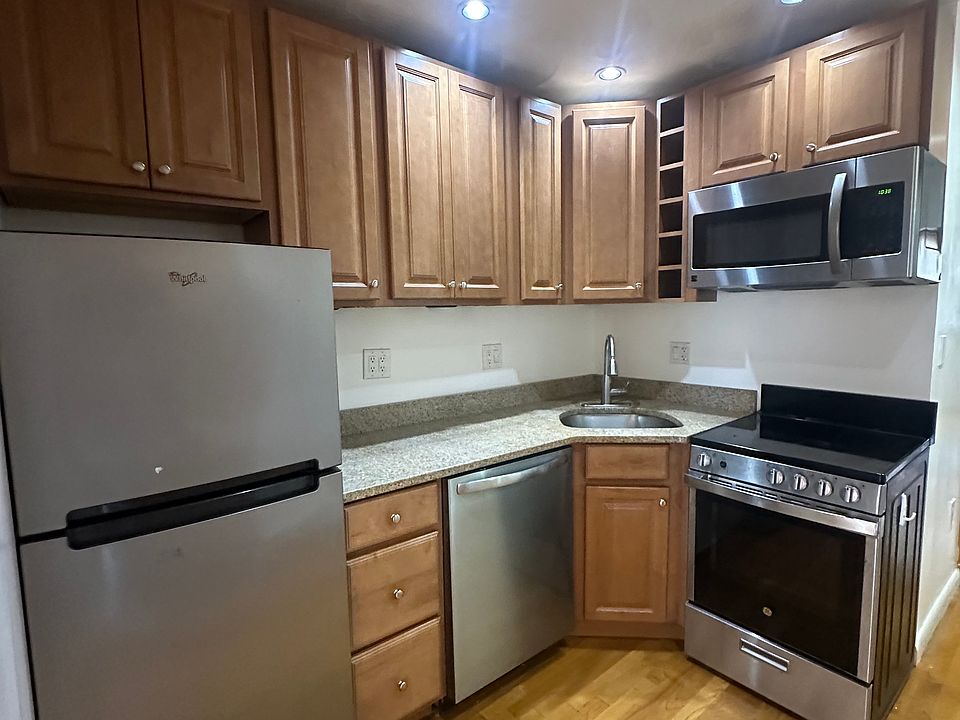 1st image of 89 Prince St APT 7