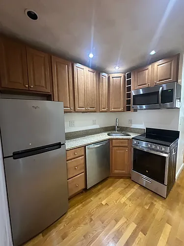 89 Prince St #7 Photo 1