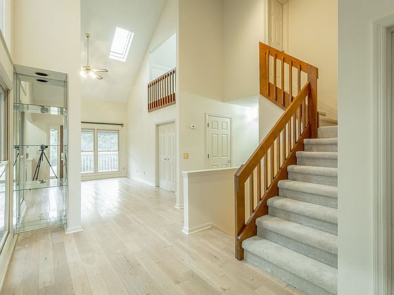 3rd image of 8256 Mill Race Dr