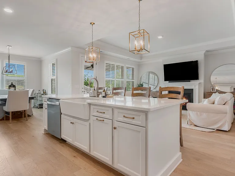 3041 Shandor St — Photo 36