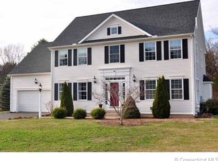 14 Massaco Ln, Granby, CT 06035