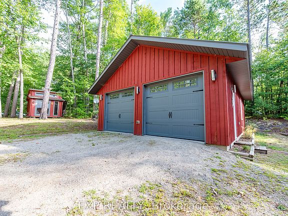 4th image of 332 Lachlan Ln