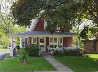 718 S Jackson St, Mount Carroll, IL 61053