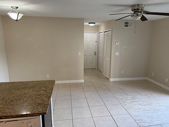 5th image of 6004 Westgate Dr APT 102