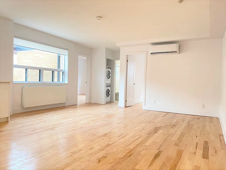 2901 Saint Clair Ave E — Photo 6