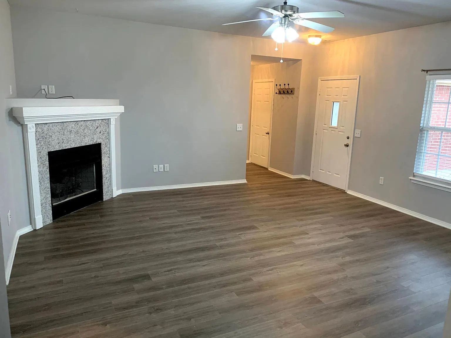 740 Michael Ct — Photo 3