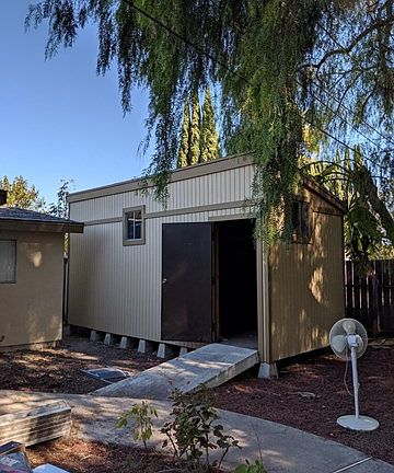 4th image of 572 Galsworthy St