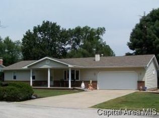 705 Lynne St, Virden, IL