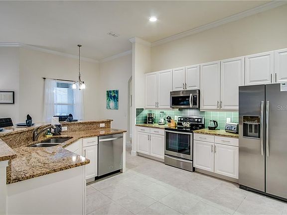 2nd image of 4063 Oaktree Dr
