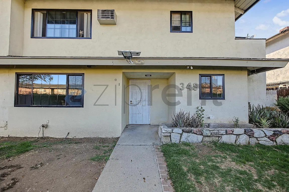 2 bed, 1000 sqft, $2,340 — Photo 3