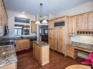 10578 Spyglass Dr, Eden Prairie, MN 55347