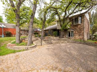 655 Springhill Dr, Hurst, TX 76054
