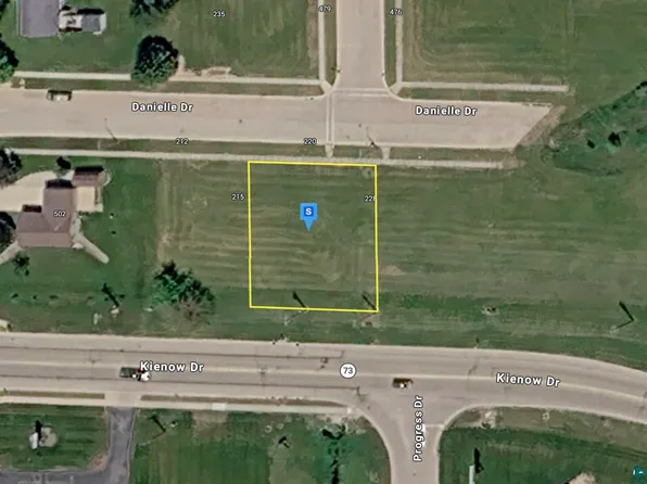 220 Danielle Dr, Randolph, WI 53956