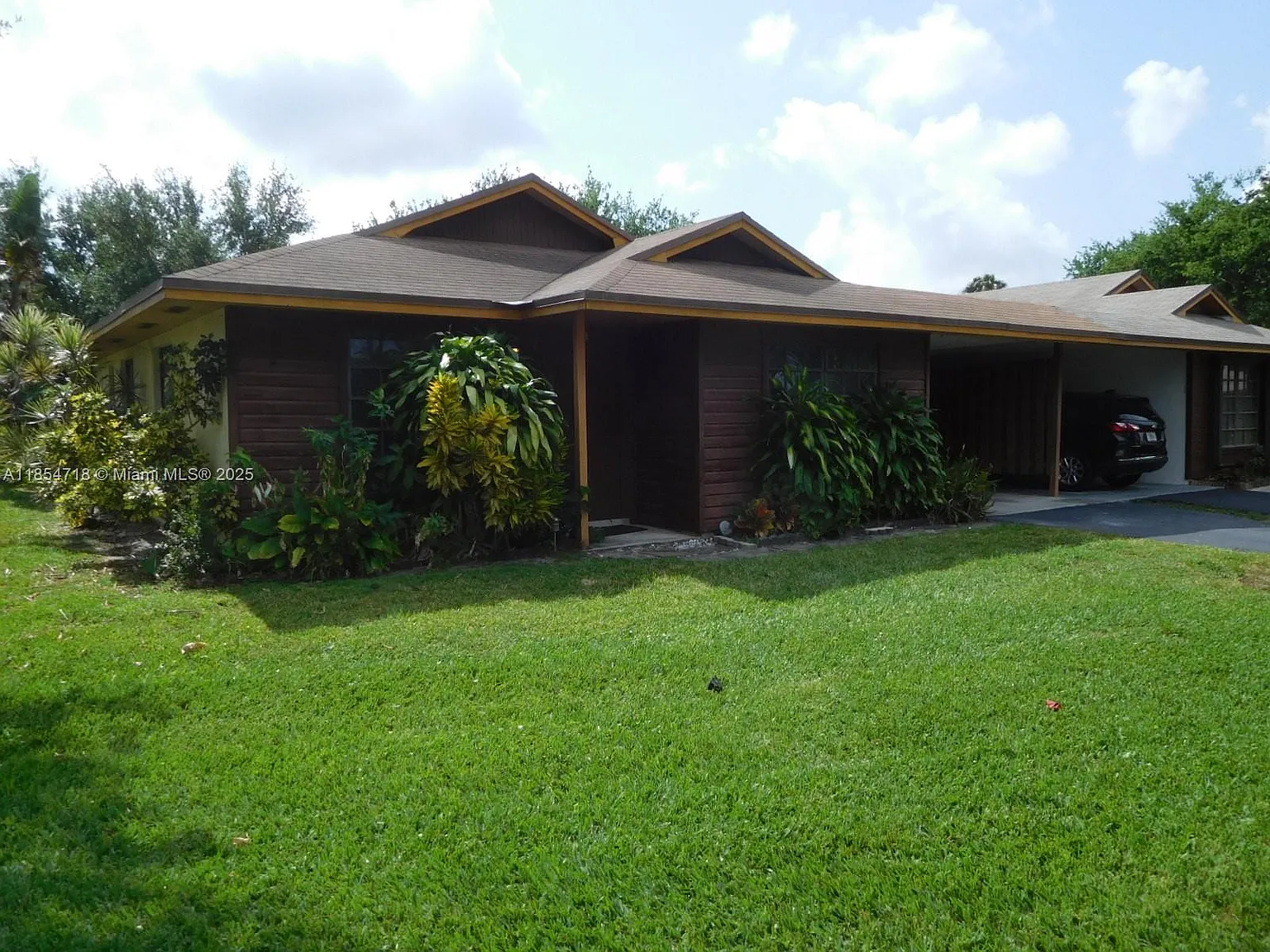 3 bed, 1317 sqft, $2,700 — Photo 2