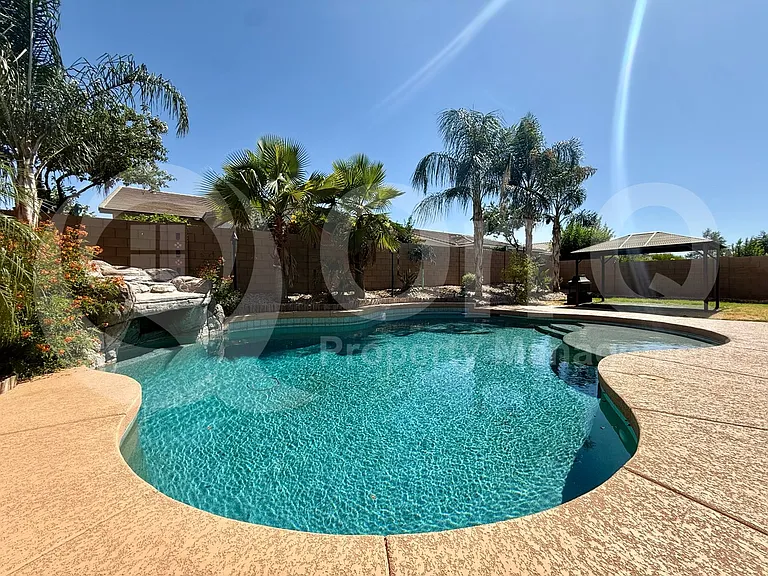 22933 E Silver Creek Ln — Photo 31