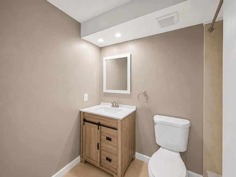 4528 SW 54th St #302-B — Photo 13