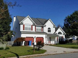 619 Hidden Falls Ln, Chesapeake, VA 23320