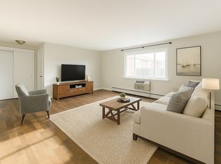 12 Bryon Rd #6, Chestnut Hill, MA 02467