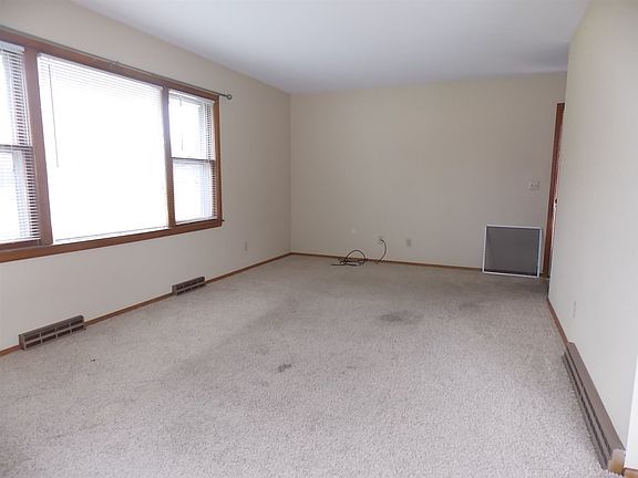 2nd image of 2602-2604 Kenwood Ave