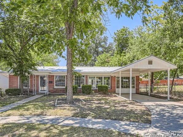 134 Lemur Dr, San Antonio, TX 78213