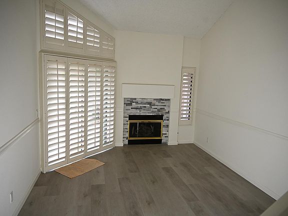 3rd image of 351 Deerfield Ave