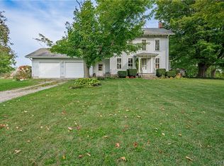 7949 Akron Rd, Lockport, NY 14094