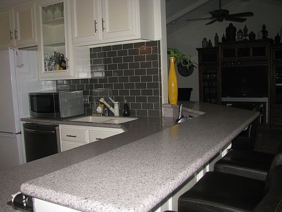 5th image of 4525 Lakeway Dr