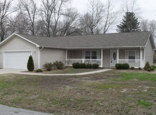 1218 W Short Dr, Carbondale, IL 62901