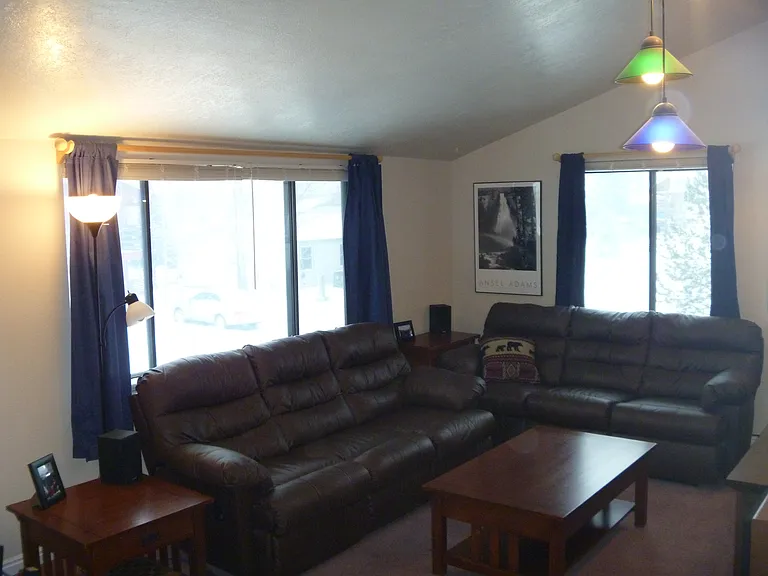 302 Miners Loop — Photo 4