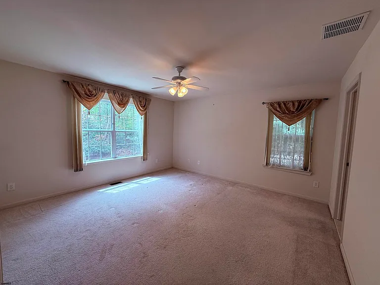 2 Club House Ln — Photo 13