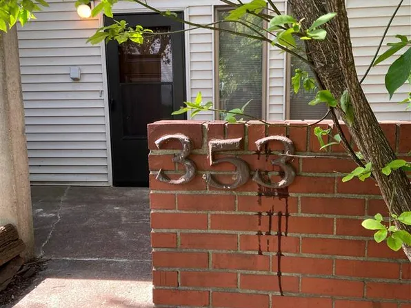 353 Samoa Dr #353, Iowa City, IA 52246